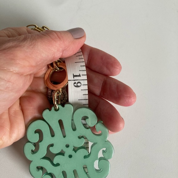 ZENZII Artfully Crafted Quality Statement Necklace - Picture 6 of 7